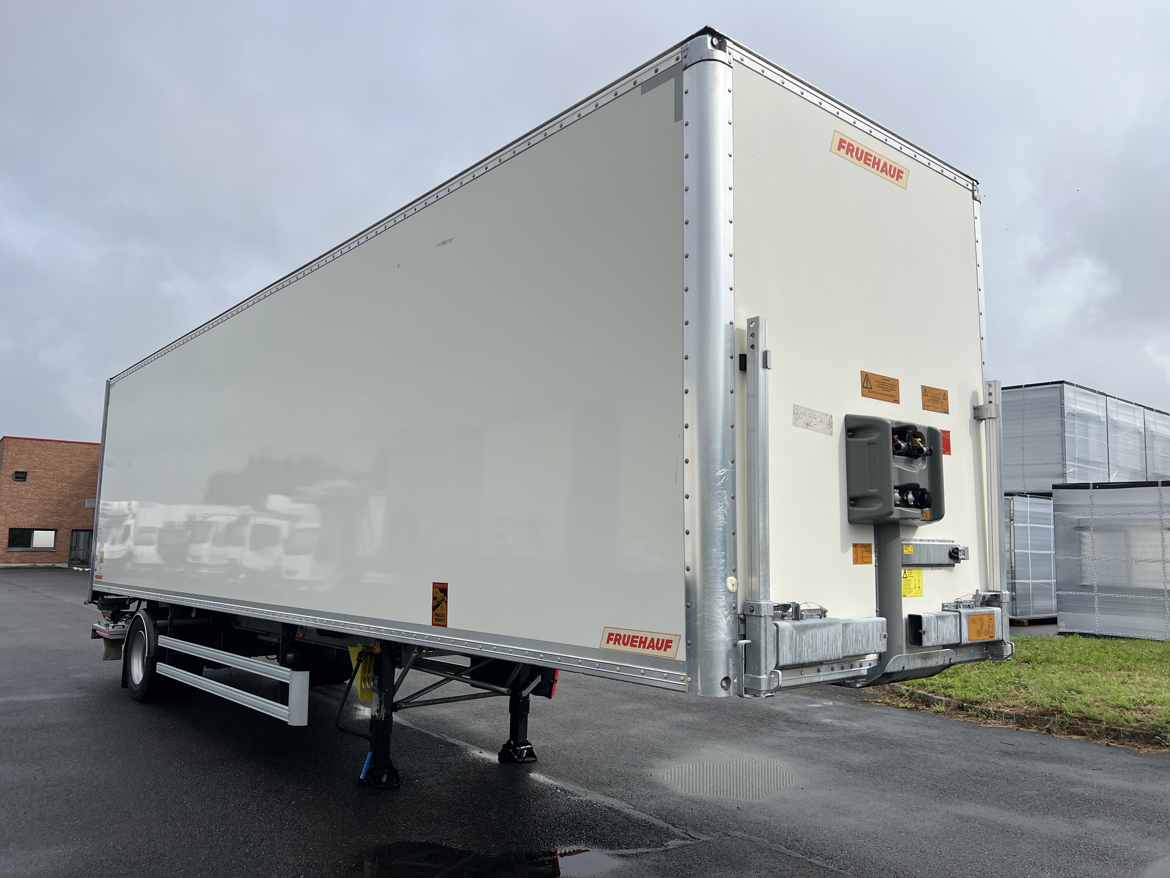 FRUEHAUF : 1 Essieu directeur FRUEHAUF : 1 Essieu directeur